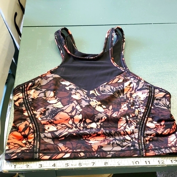 Lululemon crop top. Sports bra. Excellent condition, quality. No size tag S/M - Picture 1 of 11